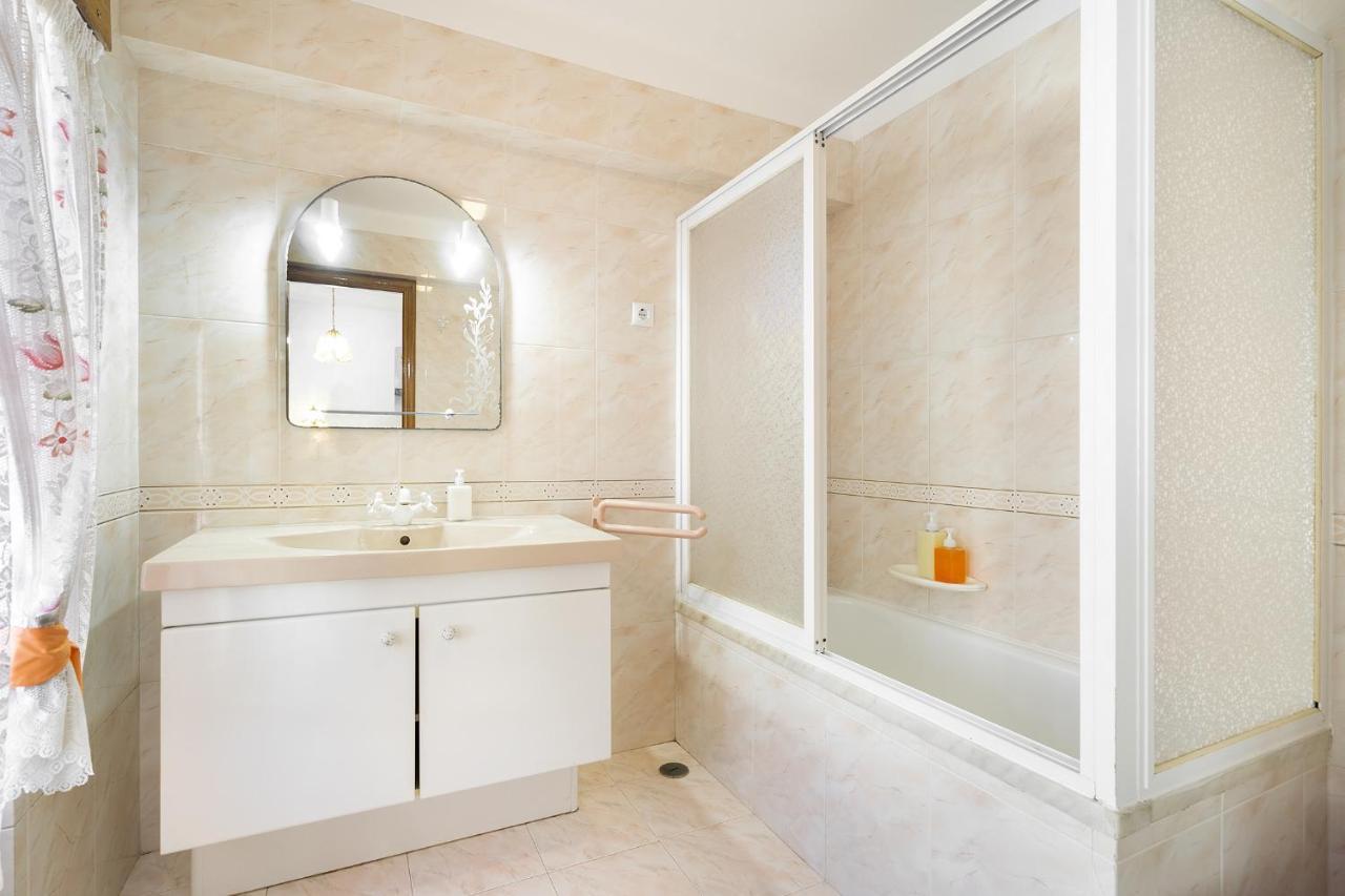 Whome Perfect Family Hideout W/ac & 4br + 5ba *